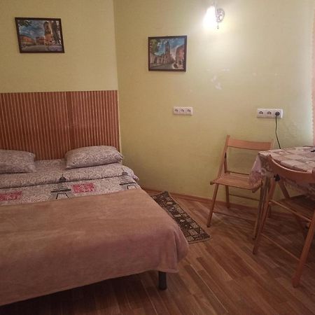 リヴィウСмарт-Економ,10 Хв До Ж/Д Вокзалуアパートメント エクステリア 写真